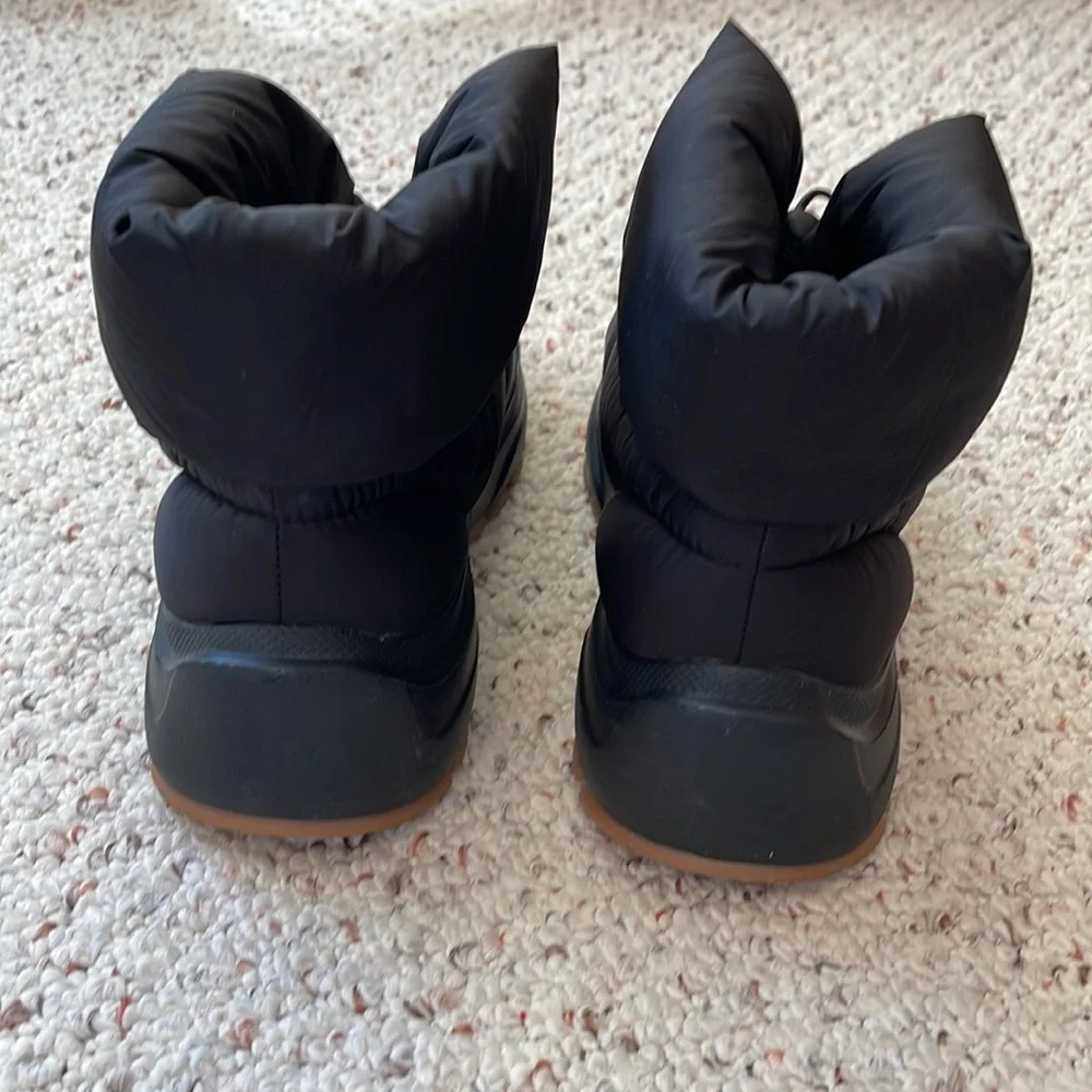 H&M Black Puffer Winter Boots with Brown Soles